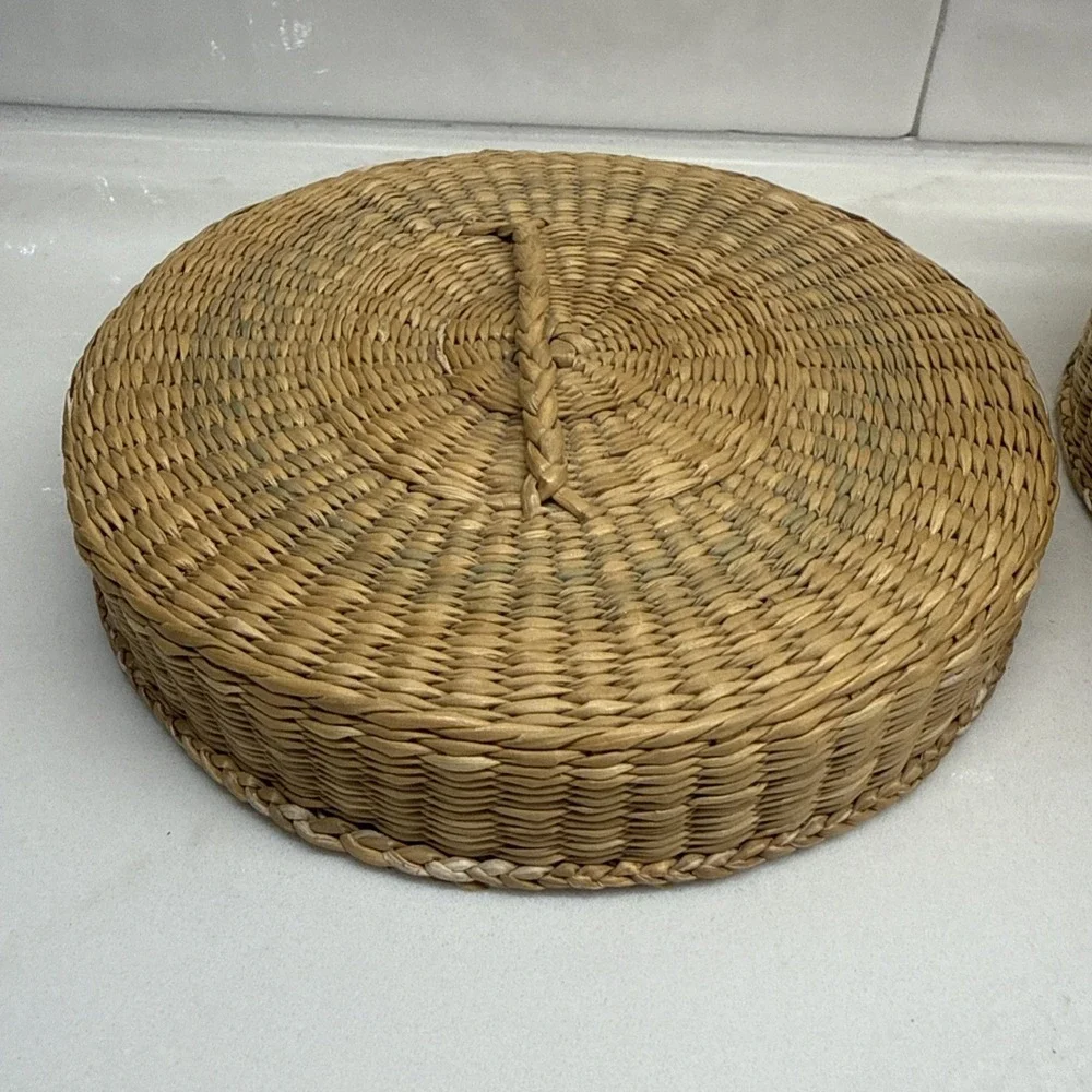 Vintage Woven Sweetgrass Basket w/Lid 5.5